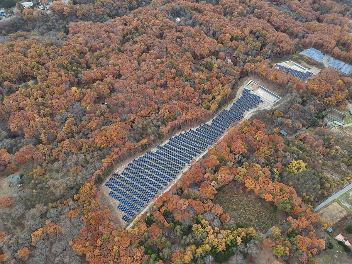 群馬県吾妻郡嬬恋村太陽光発電所 A区